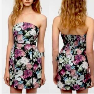 Kimichi Floral Sleeveless Dress by urban outfitters